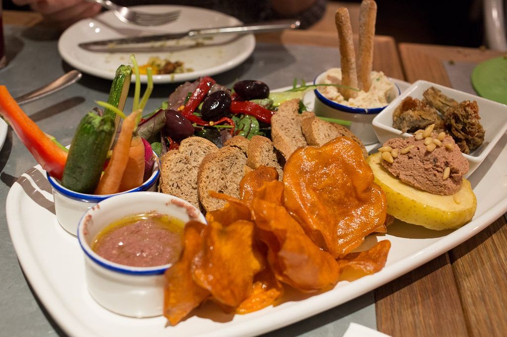 Whiskey and Tapas: Small Plates, Big Flavors