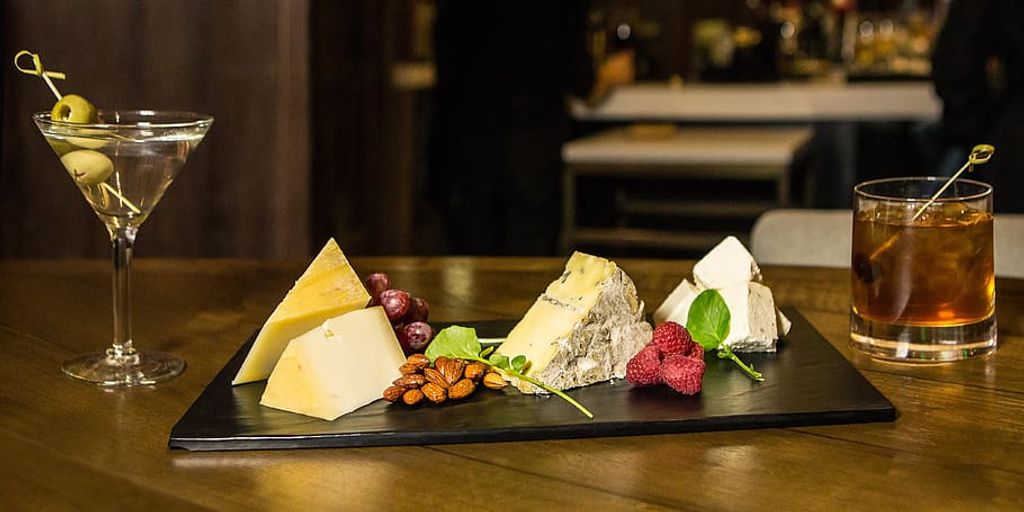 Themed Whiskey Tasting Nights: Food Pairing Edition