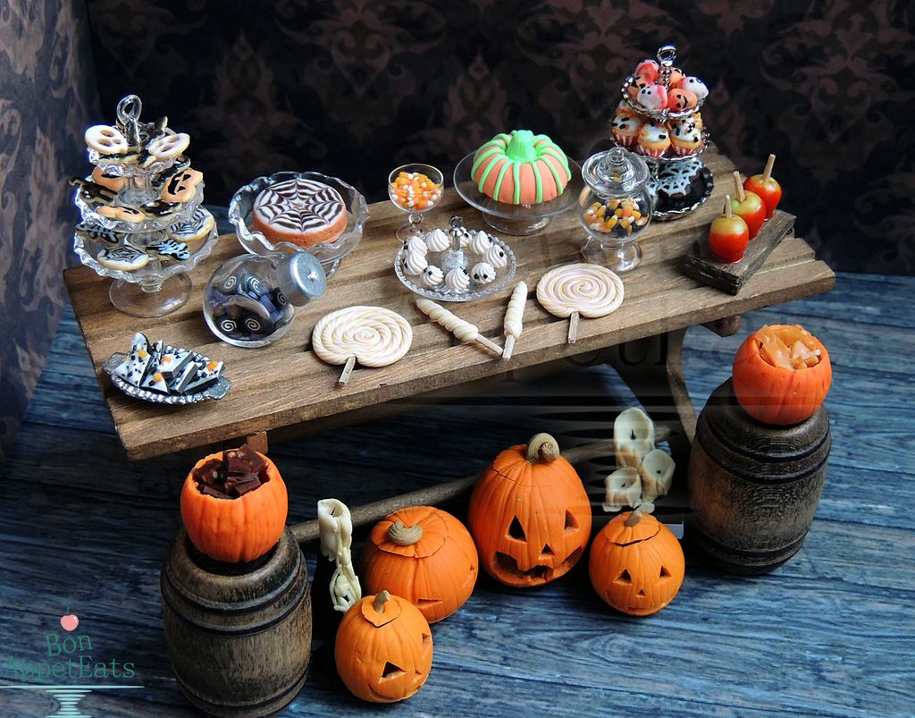 Whiskey and Halloween Treats: Spooky and Spirited Combinations