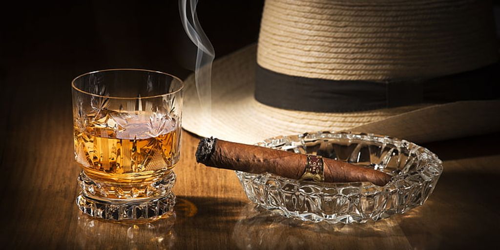 scotch and cigar lovers gift guide