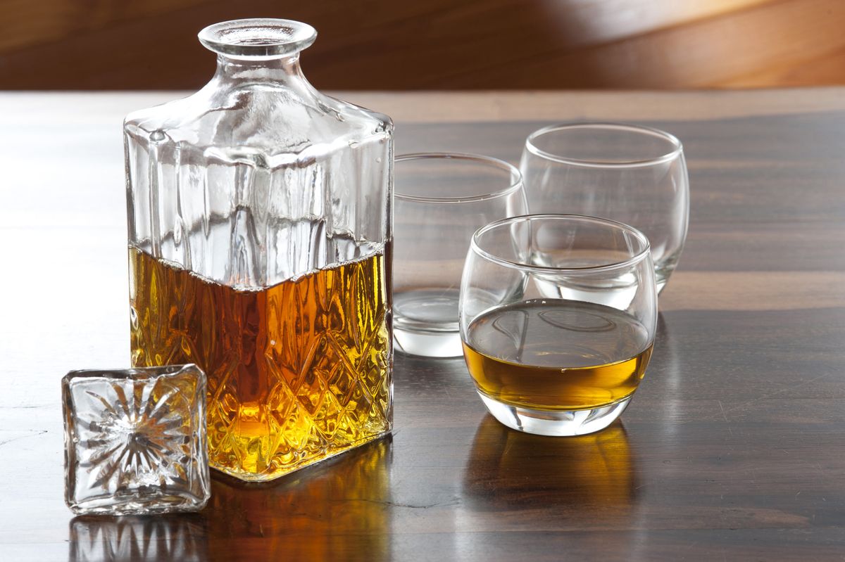 5 Bourbons Every Whiskey Connoisseur Needs To Try at Their Next Tasting
