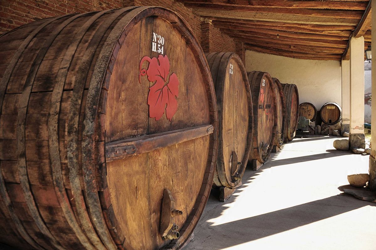 Revealing the Secrets of Oak: A Guest Connoisseur Guides You Through This Month’s Premier Bourbon Selection