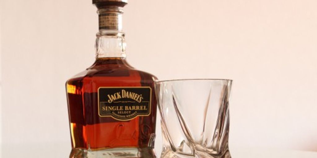 Exploring Unique Bourbon Pairings: How Food Enhances Your Whiskey Experience